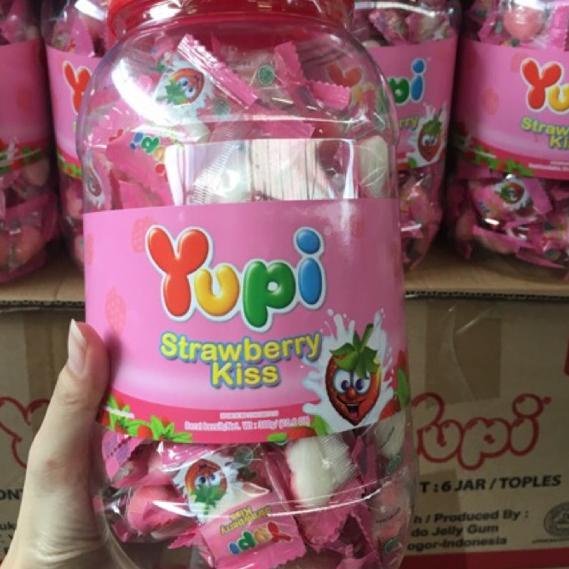 

∞ Permen Yupi Strawberry Kiss Jar 300gr Toples エ
