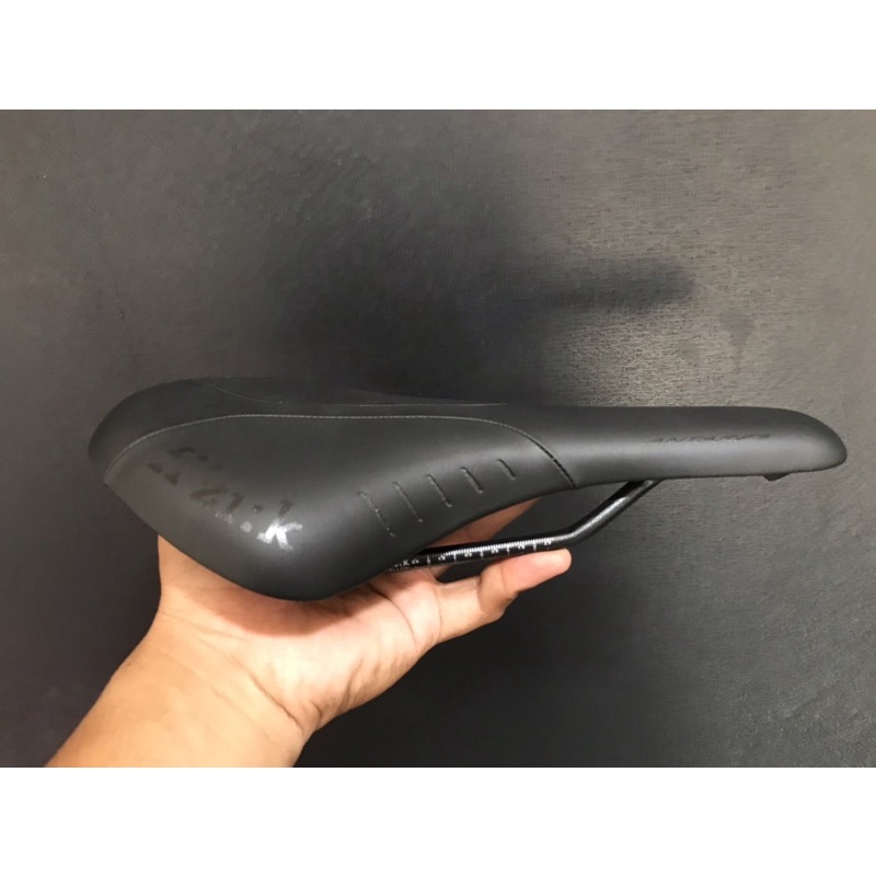sadle fizik antares R7