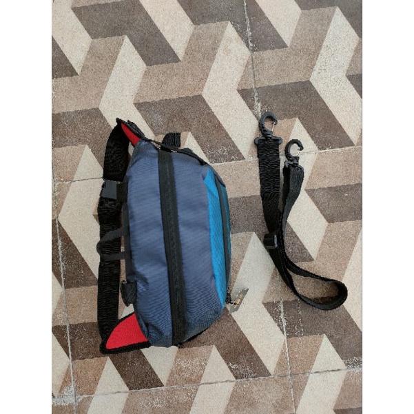 Tas slempang sayap wings