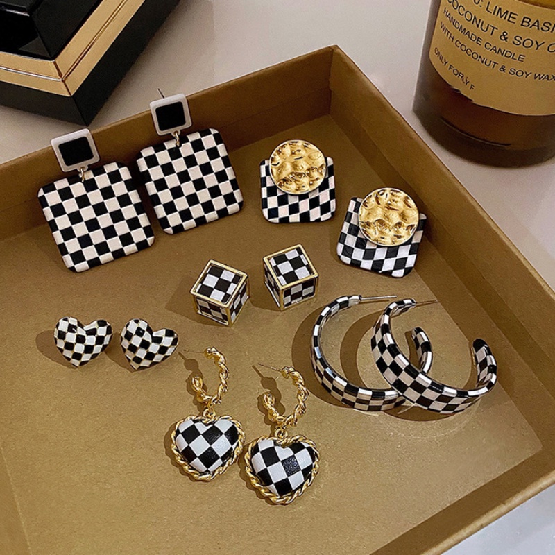 Anting Kotak-Kotak Hitam Dan Putih Baru Fashion Korea