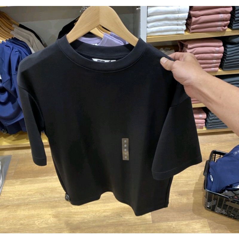 Kaos / T-Shirt Oversize Uniqlo Airism Pria