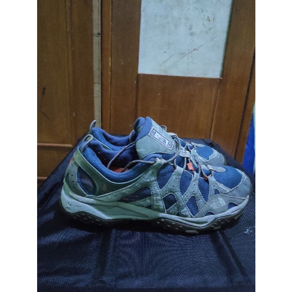 Sepatu TNF Outdoor Second(42,5)