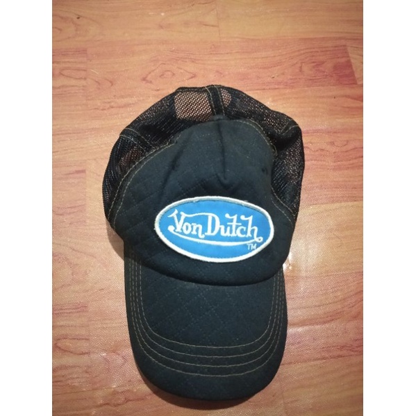 topi second von dutch