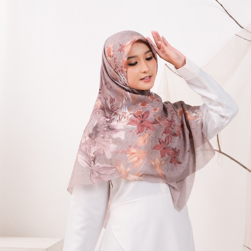 JILBAB SEGIEMPAT MOTIF CANTIK