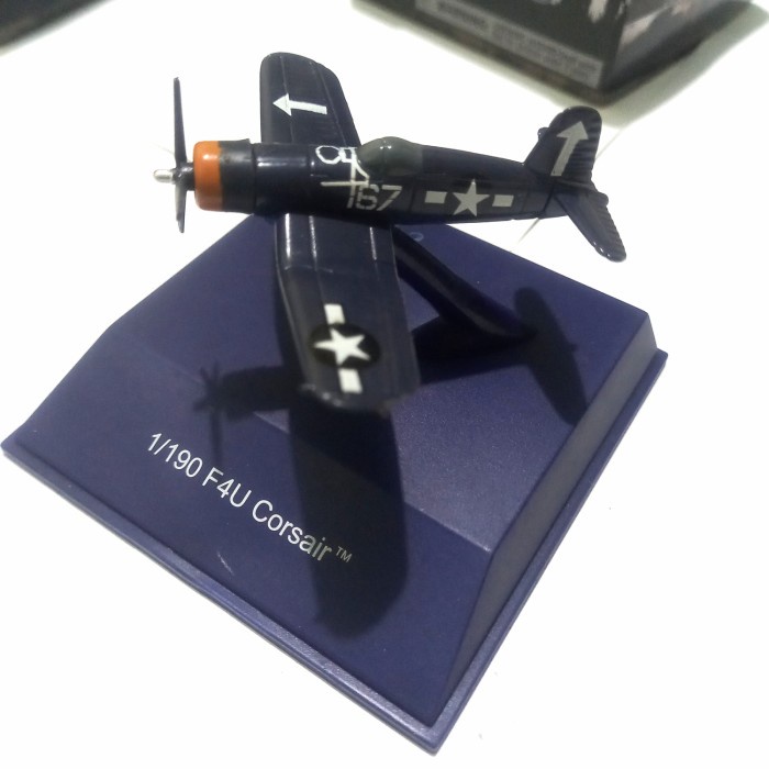 diecast miniatur pesawat terbang tempur f4u corsair bahan besi