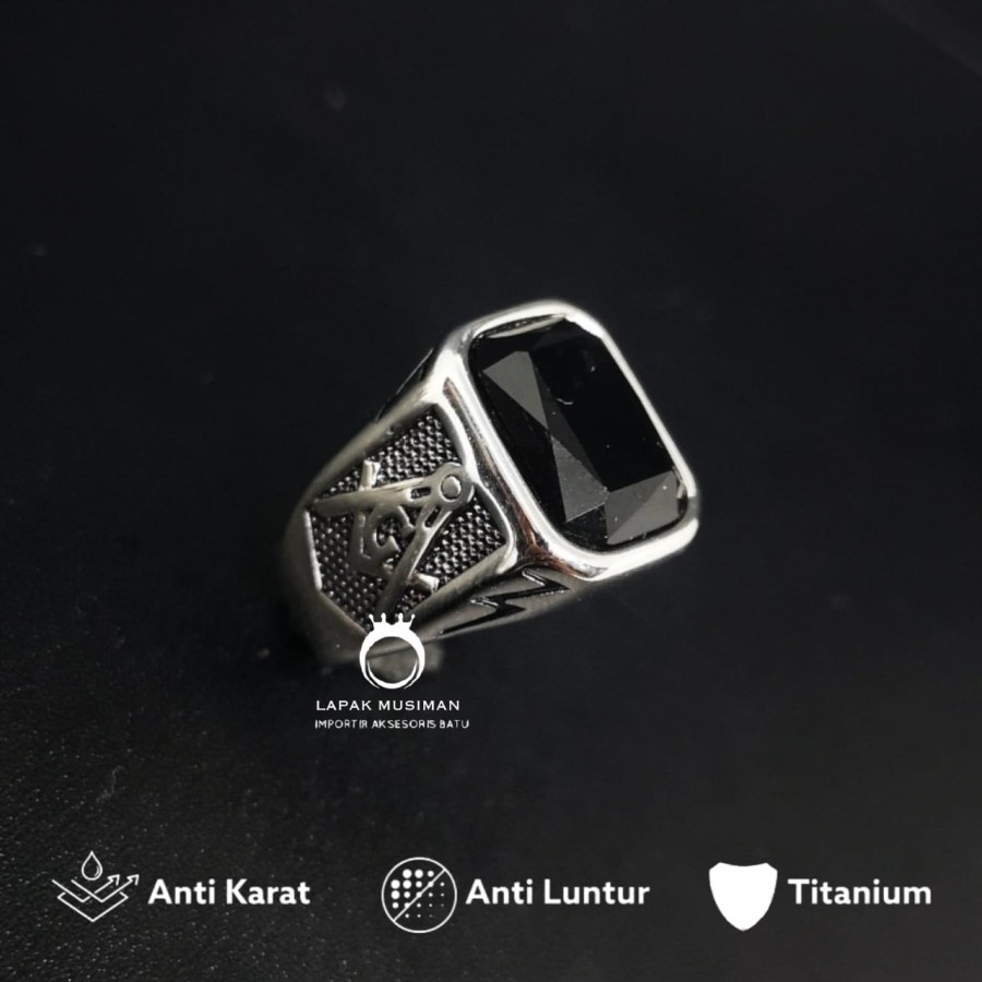 [Bayar Di Tempat] Cincin Pria Titanium Silver Anti Karat Kualitas Super Batu Permata