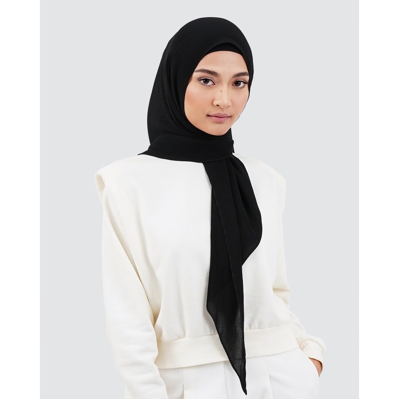 PIYA PLEATED TRIANGLE HIJAB PIYA SEGITIGA by NAELOFAR