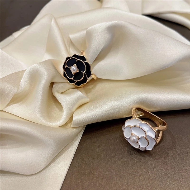 [Harga Grosir] Retro Prancis Camellia Bunga Mutiara Syal Cincin Kerah Simpul Bros Tombol Gesper Multi Fungsi Syal Sutra Selendang Enamel Bros Aksesoris Pakaian