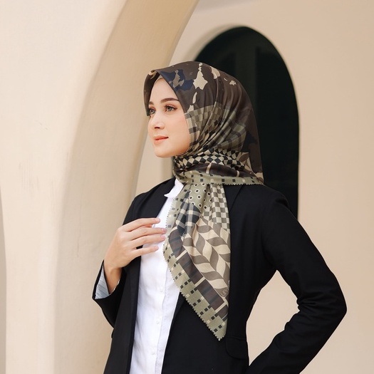 Hijab Segi Empat Printing | Patriot | Levelup | Levelscarves