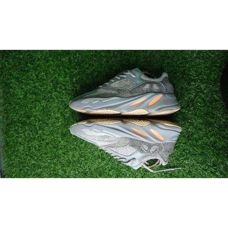 Adidas Yeezy Boost Inertia 700