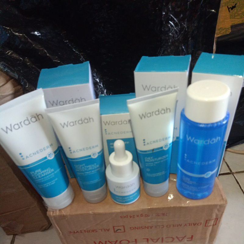 wardah acnederm paket lengkap 5in1.