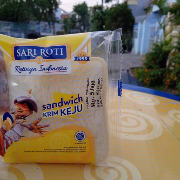 

フ Sari Roti Sandwich Keju ↓