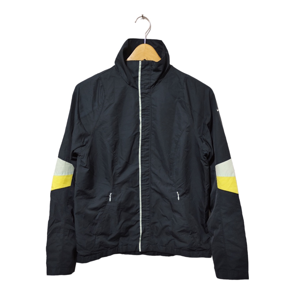 Jaket 2 layers Nike climafit size M tinggi 155-165 women’s