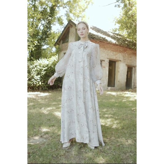 Talia Dress Wearing Klamby