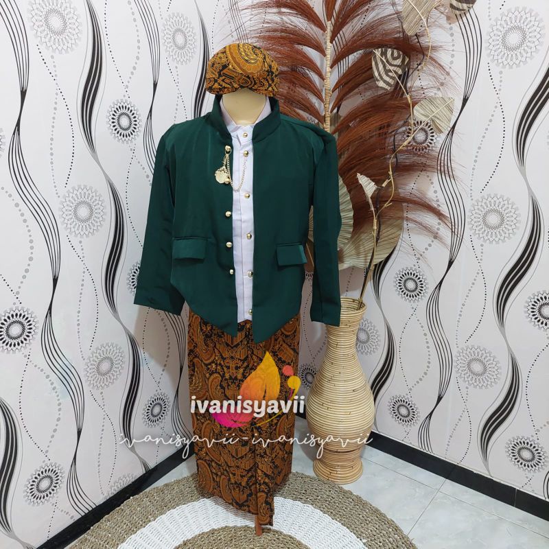 [Couple] Baju Prewedding / Baju Adat Jawa | Gambar Patung - Nuansa Hewes Hijau Botol