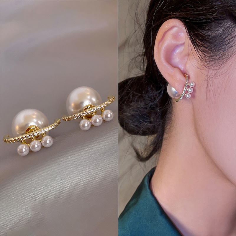 Kepribadian Desain Melengkung Anting stud Mutiara Elegan Anting stud Wanita Korea