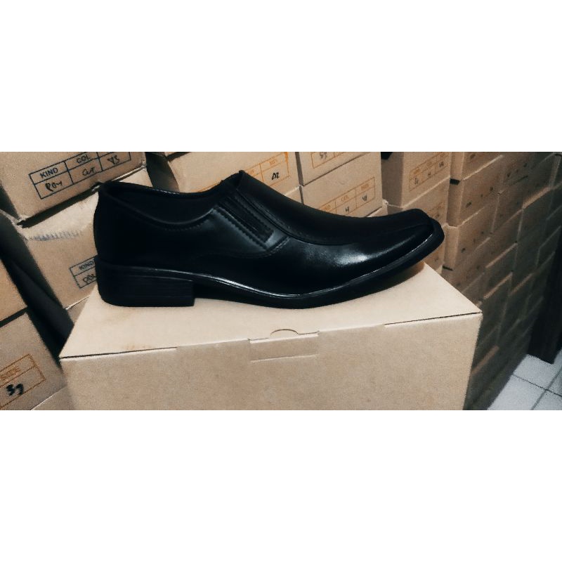 Sepatu fantopel pria Hitam Tanpa tali sepatu pantofel cowok