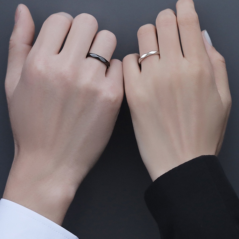 Berbentuk Berlian Cincin Jari Cincin Hitam Perak Pasangan Rings Elegan INS Gaya Perhiasan Sederhana Geometris Yang Dapat Disesuaikan Pernikahan Ulang Tahun Hadiah Cincin Terbuka Untuk Laki-Laki Perempuan Pecinta Fashion