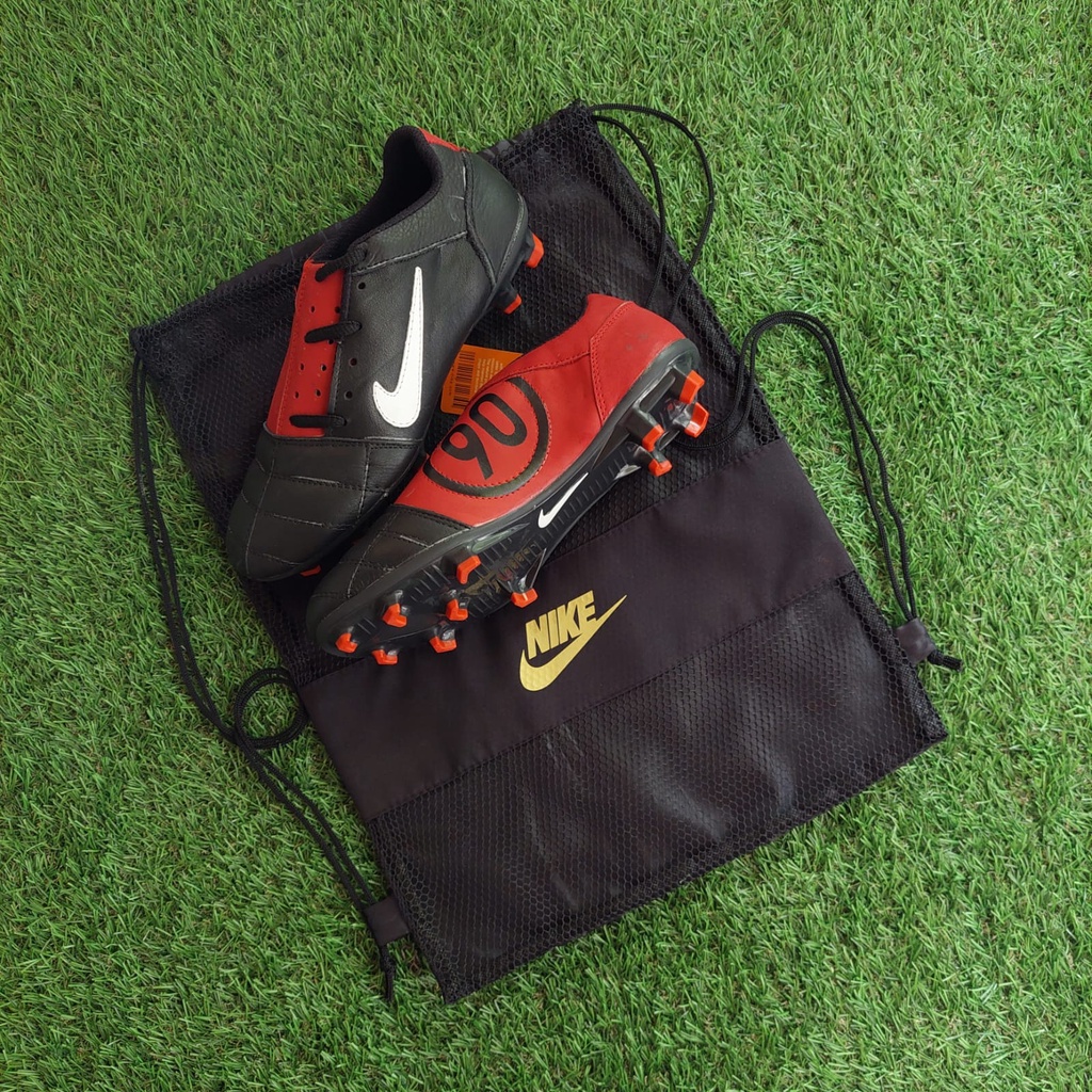 Sepatu Bola T90 bhan kulit // Sepatu bola bahan kulit