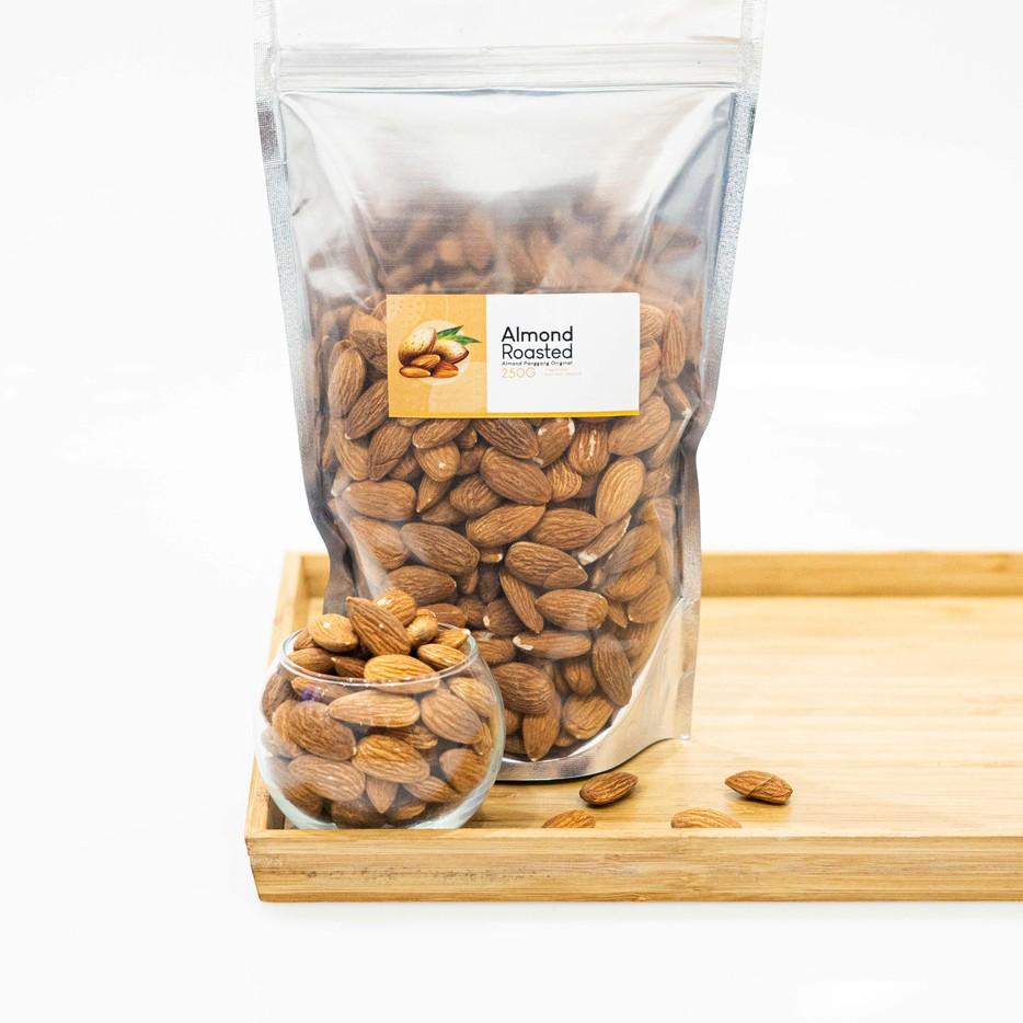 

Star Kacang Almond Kupas Roasted 250gr | Kacang Almond Kupas Panggang Original gas !!