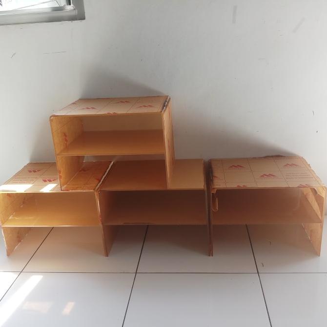 

meja akrilik stand 5mm 37x30x26