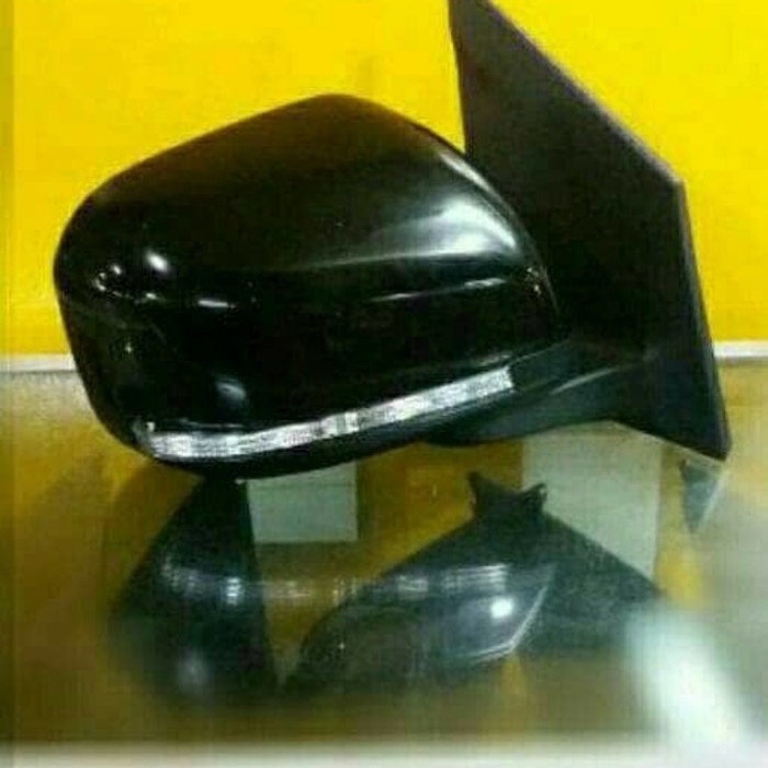 SPION MOBIL DAIHATSU AYLA SEBELAH KANAN ORIGINAL TAHUN 2014