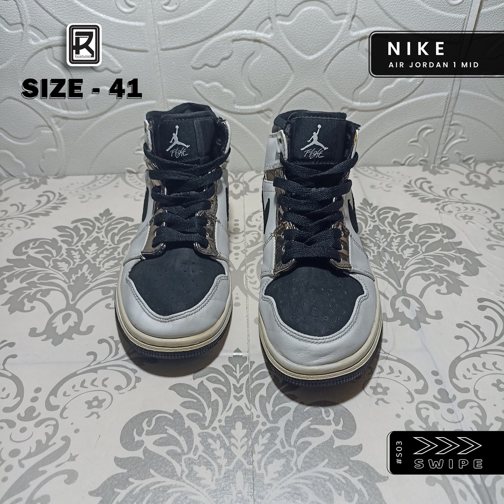 Sepatu - NIKE AJ1 MID