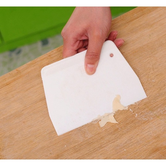 ❤ IJN ❤ Scraper Kue Plastik / Pemotong Adonan Kue / Pisau Adonan / Pisau Dough Pemotong Kue