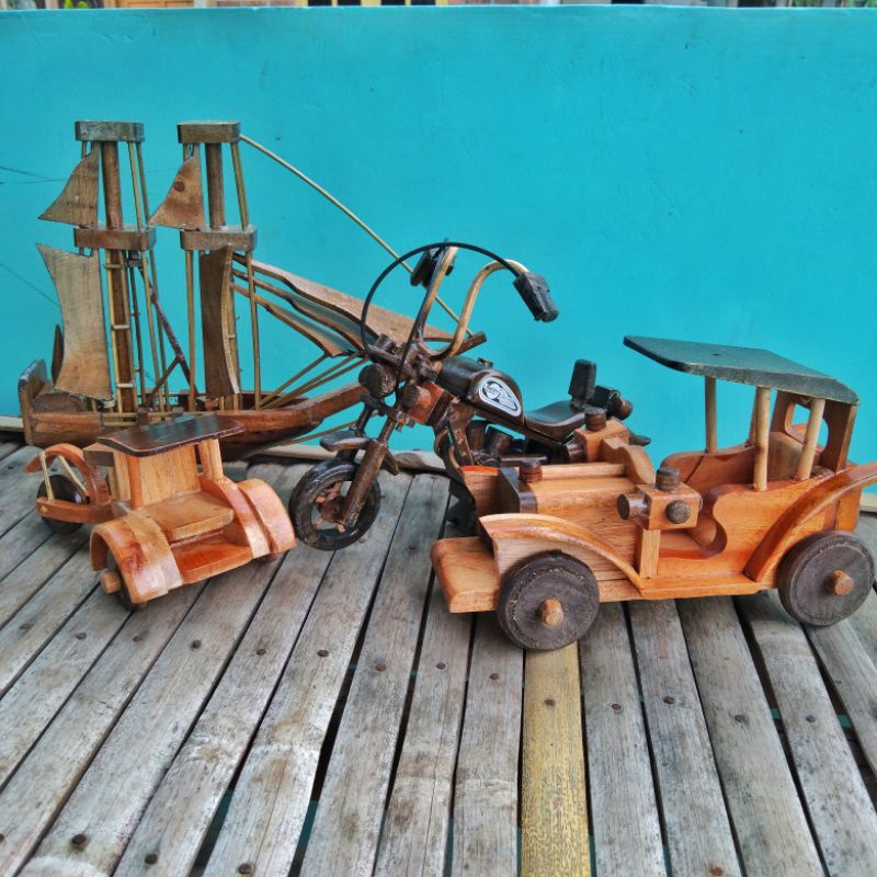 Paket Souvenir isi 4 miniatur kayu tranportasi khas Jogja Souvenir Malioboro oleh oleh khas Jogja