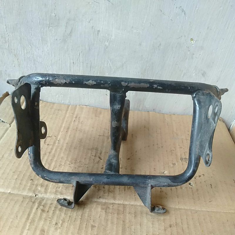 BREKET  LAMPU DEPAN SUZUKI RGR 150 JUMBO