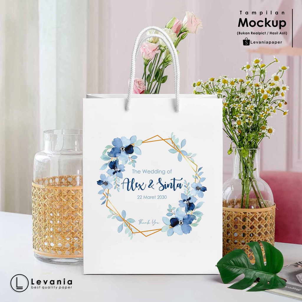 

Size 9 x 4 x 15,5cm Paper Bag Kertas BC Putih Custom Desain