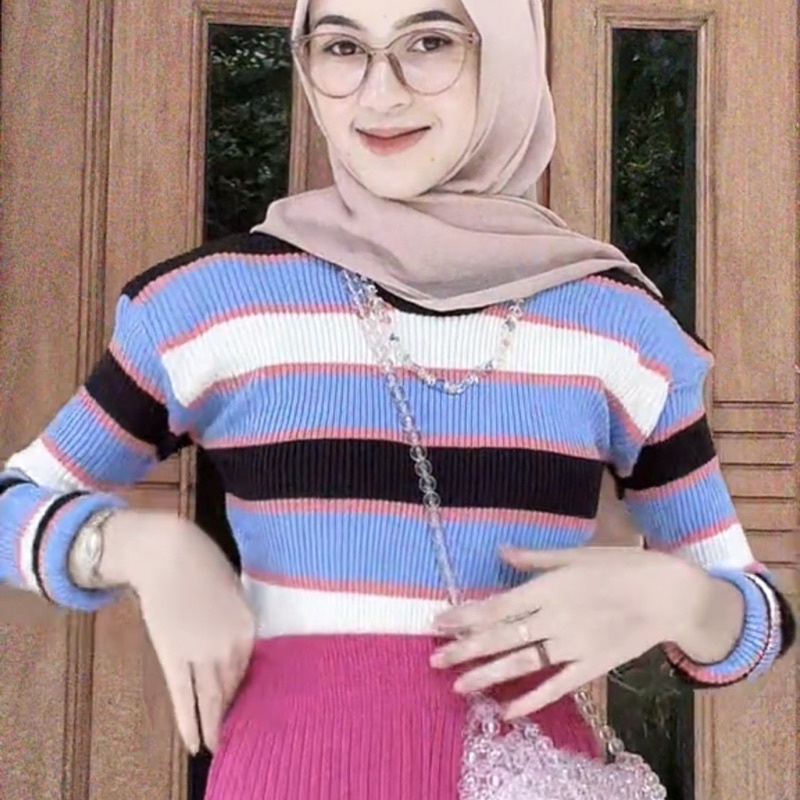 Claudya Knit - Wearing BENA