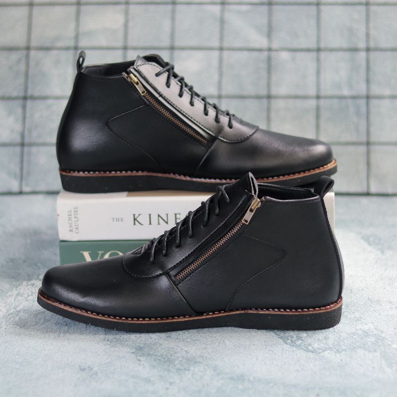 Sepatu Formal Casual Pria Boots Resleting Kulit Sintetis Antislip Original Santai Kerja Kuliah Kantor Touring Bikers Xshoesbdg.id x Ragnar