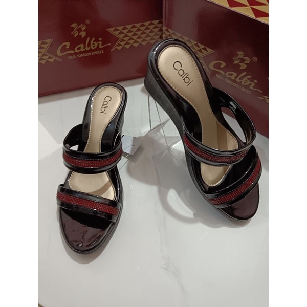 Sandal wanita heals tali dua merk calbi
