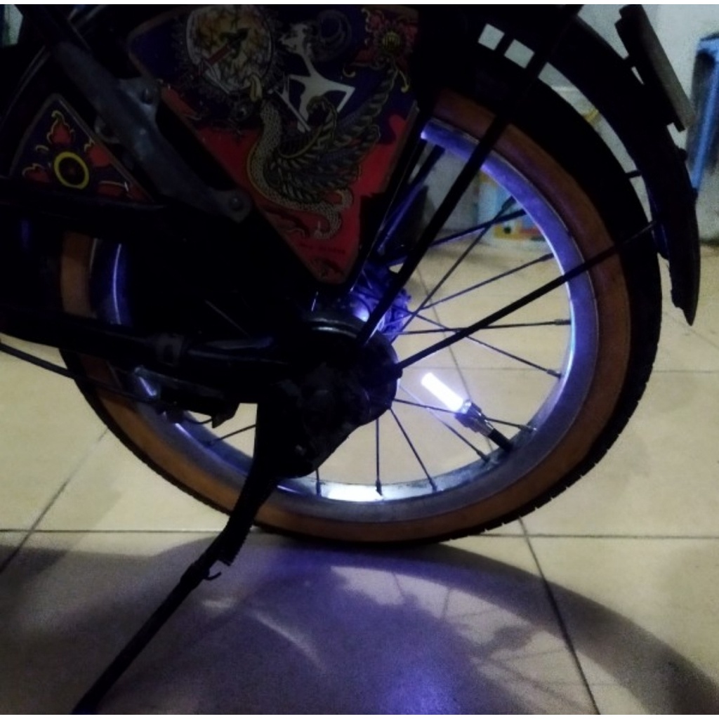 TUTUP PENTIL BAN LED - LAMPU LED RODA MOTOR / MOBIL / SEPEDA (SENSOR GERAK)