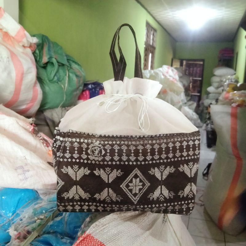 tas hajatan serut tebal 22 harga per lusin isi 12 psc