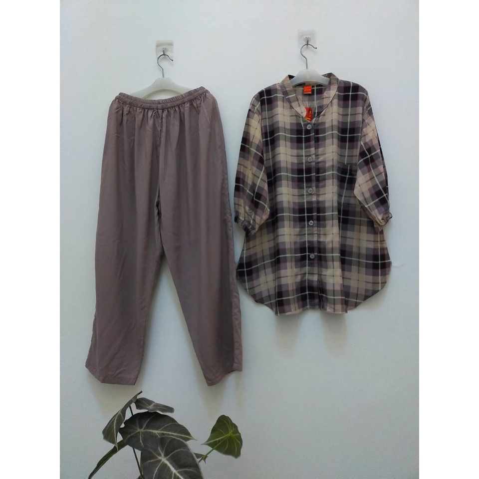SET WANITA BAHAN RAYON MOTIF KOTAK-KOTAK  /SET WANITA TERMURAH/STELAN WANITA TERBARU/TERMURAH/ONE SET KEKINIAN/TERVIRAL/COD/JUMBO/BAHAN JATU/TERHITS/BAJU SANTAI/BAJU NON FORMAL/BAJU SEHARI-HARI/BUSUI//LIZAM/XXL/ONE SET TERBARU/STELAN WANITA