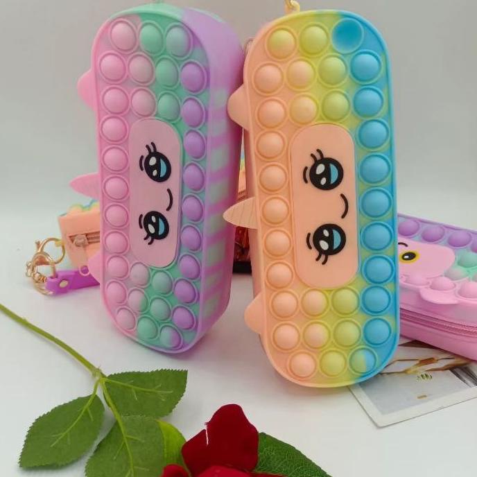 

Ayo Beli KOTAK PENSIL POP IT ( DEPAN BELEKANG BISA POP IT) Pop It Makaron Murah Fidget Toy Murah Mainan Anak Penghilang Stress Pop it!'