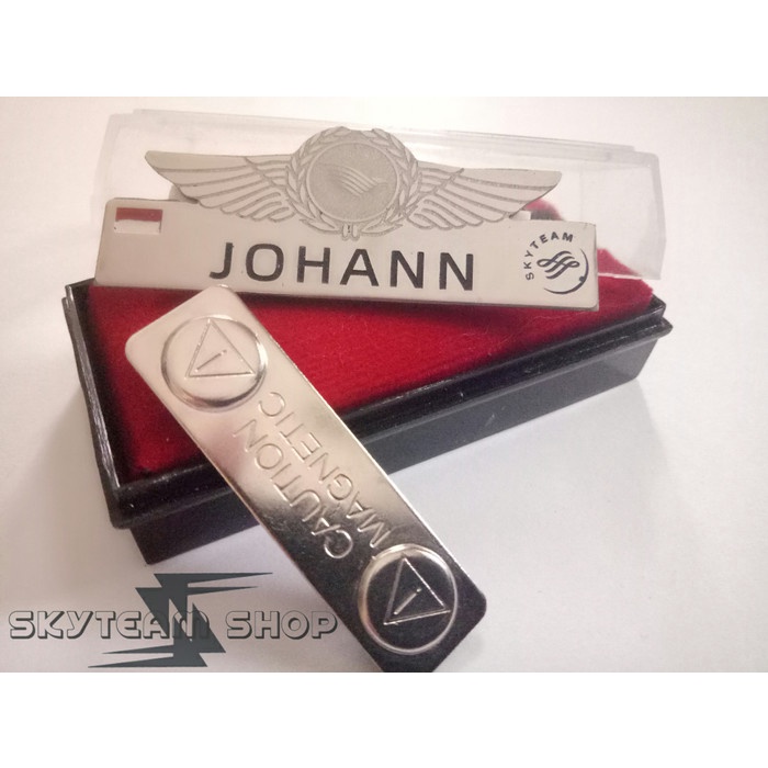 

CUSTOM NAME TAG PRAMUGARI DAN PRAMUGARA GARUDA SKYTEAM