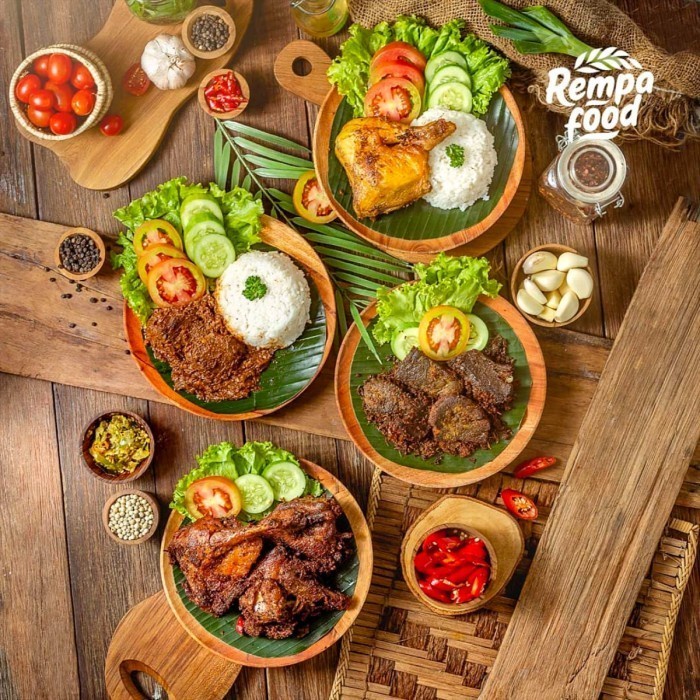 

Ayam Ungkep Bumbu Kuning Siap Goreng / Masak + Sambal Ijo (1 Ekor Txs0X-26