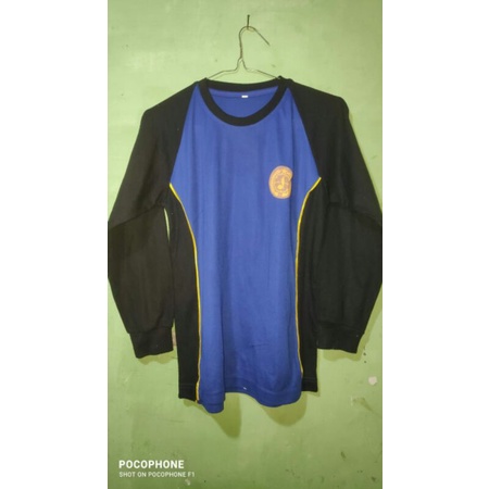 Kaos seragam Pramuka preloved utk SD size M, Warna biru hitam preloved