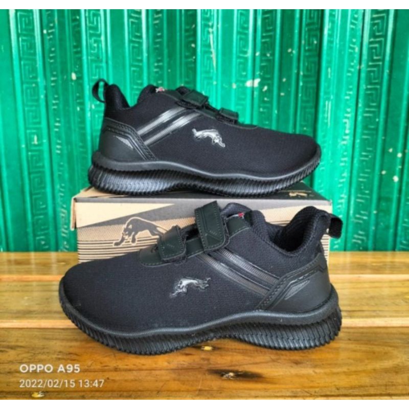 Sepatu sekolah jaguar model Prekat sepatu snaekers