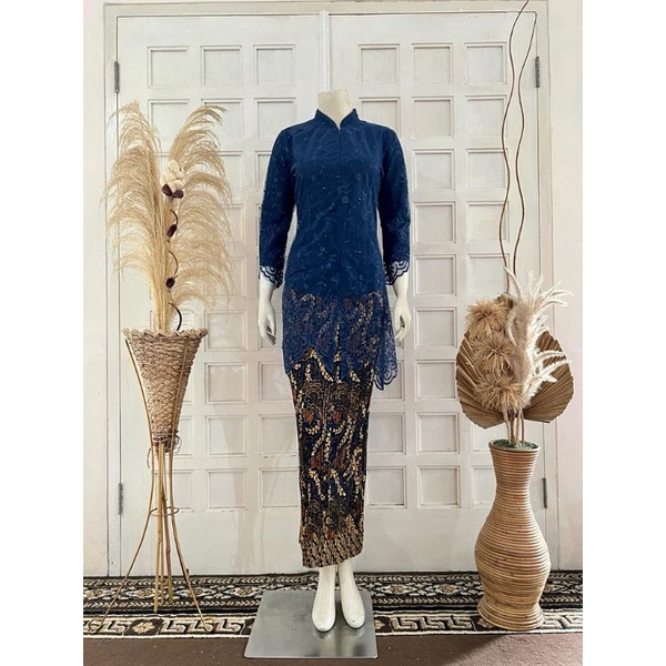 ATASAN KEBAYA TUNIK TILE SANGHAI/KEBAYA LAMARAN/KEBAYA CANTIK/KEBAYA MODERN/KEBAYA PESTA/KEBAYA SERAGAMAN/KEBAYA COUPLE