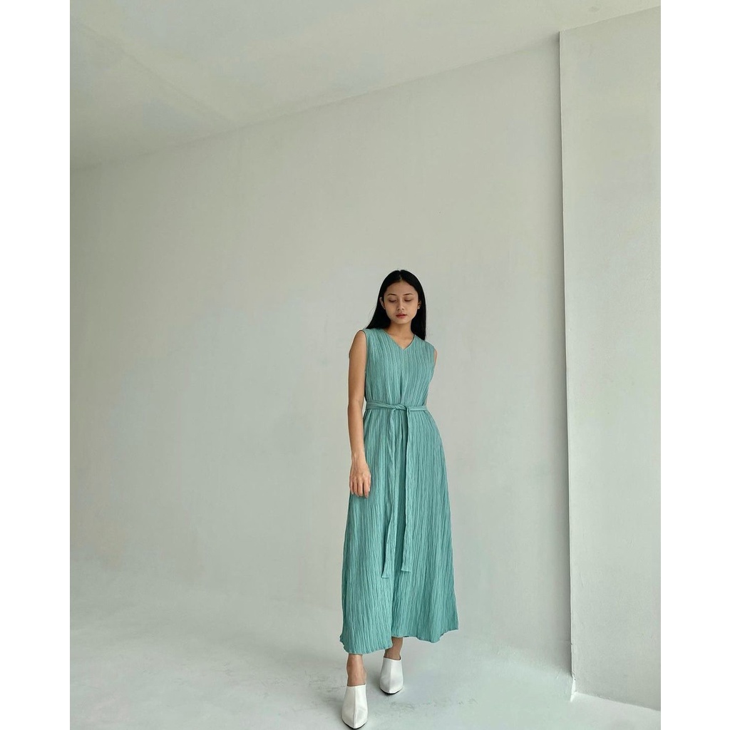 lookatmeofficial • Katelyn Dress Korean Bahan Lady Crush Premium