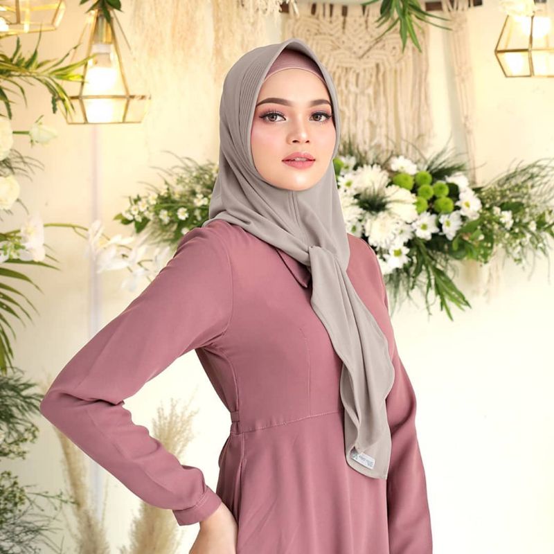 Jilbab segitiga Instan PET DAN NON PET SIZE m DAN L Hijab segitiga instan Kerudung segitiga instant 
