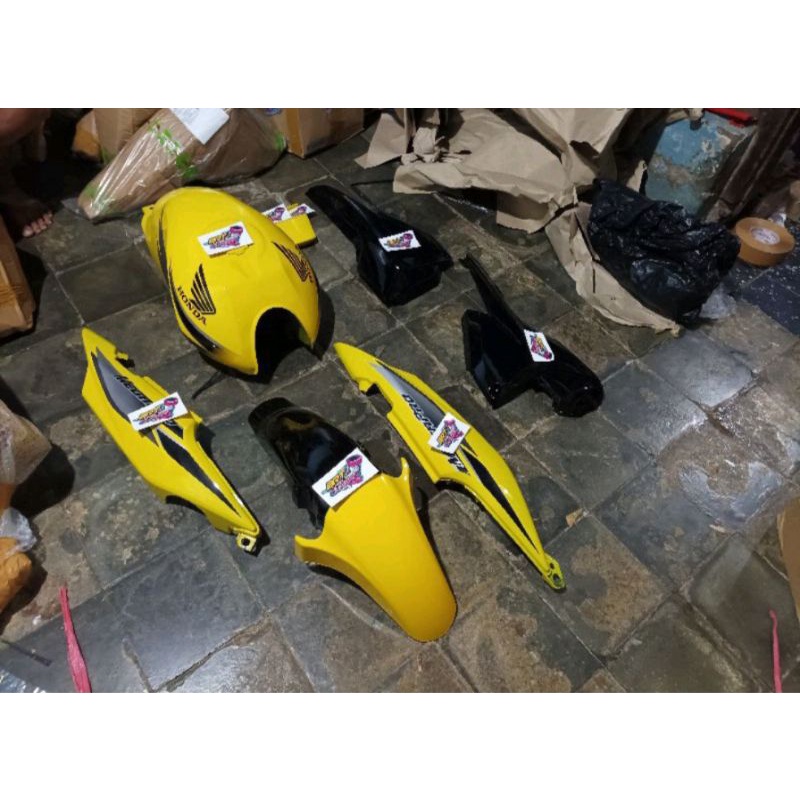 tengki set full body tangki megapro primus  tahun 2007-2009warna kuning