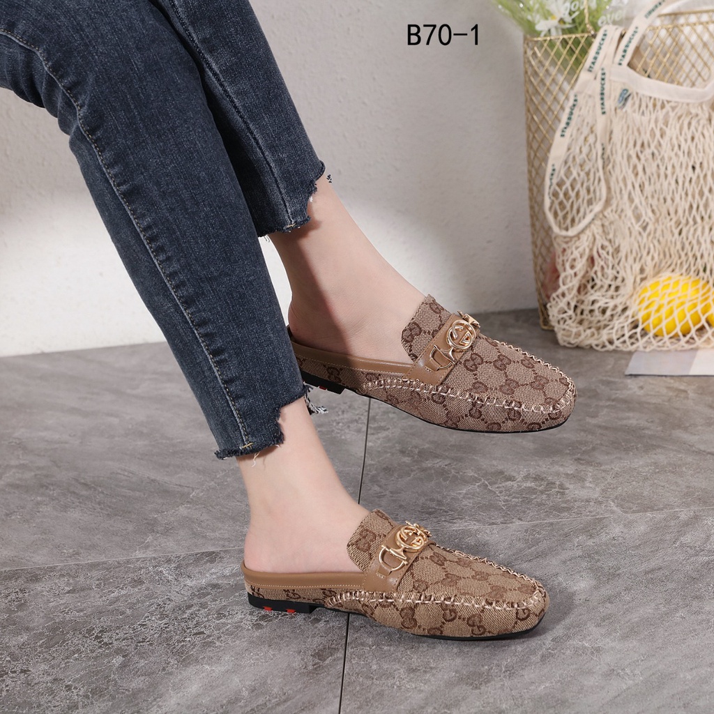 GC  GG Canvas Upper Case Flat Open Back Loafer B70-1