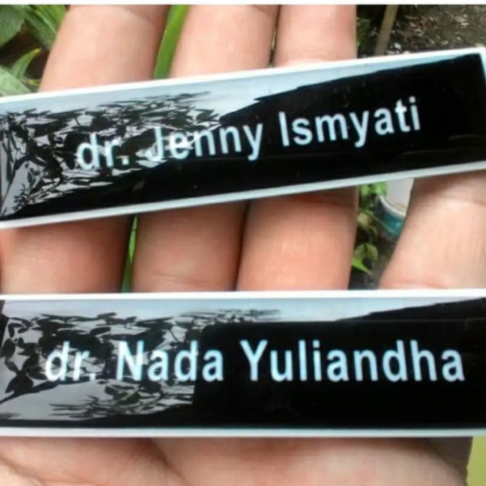 

STOK TERBATAS Nama dada / Name tag dengan Pin Korpri PNS Code 5151