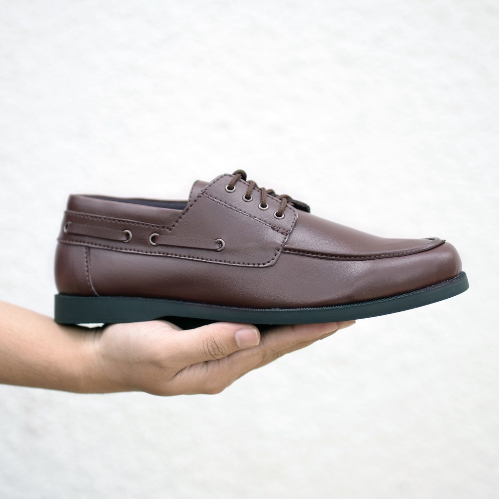 RIONZ x PERO BLACK BROWN - Sepatu Formal Pria Casual Kantoran Nikahan Kulit Syntetis Asli Original Sepatu Pantofel Pria Resmi Formal Hitam Coklat Gaya Trendy Kasual Kantor Kuliah Pesta Nikah Kondangan Gereja Kerja PNS Guru Kekinian Terlaris Terbaru Murah