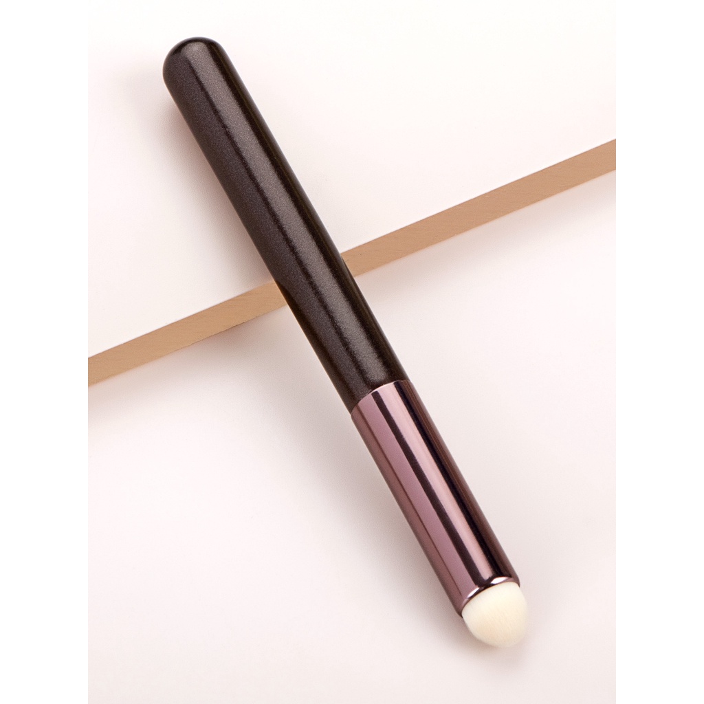 【COD】1 Pcs Multifungsi Concealer Brush Lipstik Smudge Brush Korea Wanita Soft Wol Batang Pendek Untuk Lipstik / Concealer Import-CH